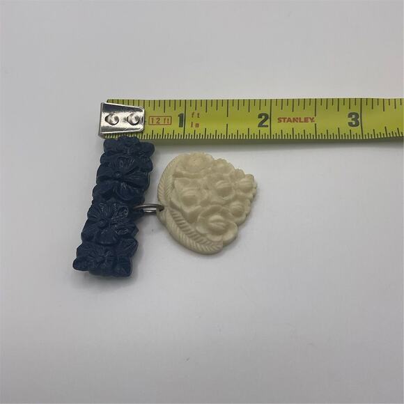 Vintage 1930s Carved Celluloid Floral Brooch Blue and white dangle pin - Picture 5 of 6